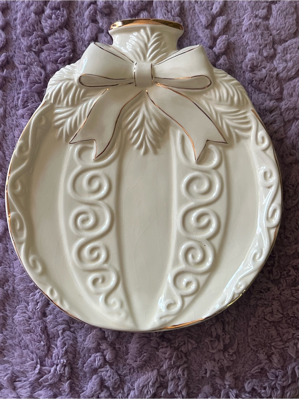 Vintage season of Glory Cracker Barrel Cream Ceramic Bow Accent Plate Gold Trim